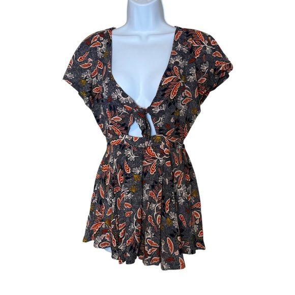 Lulus Dondi Navy Blue Floral Print Romper Small Front Tie Cutout Feminine Boho - Picture 7 of 16